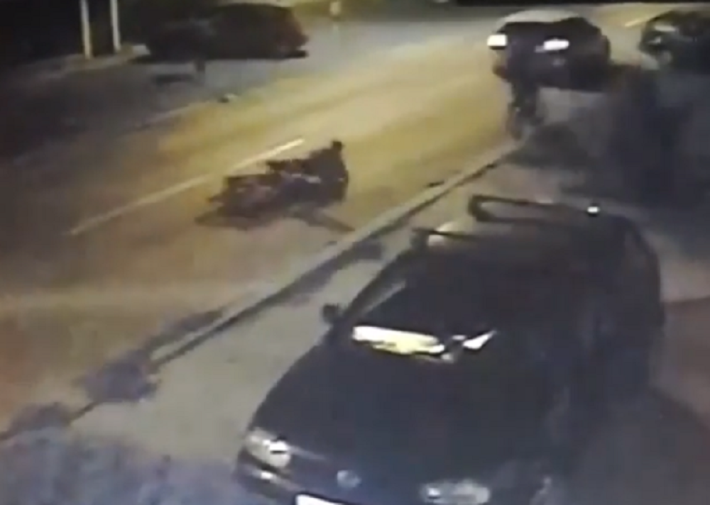 Automobilom pokosio tinejdžera na biciklu, pa pobegao (VIDEO)