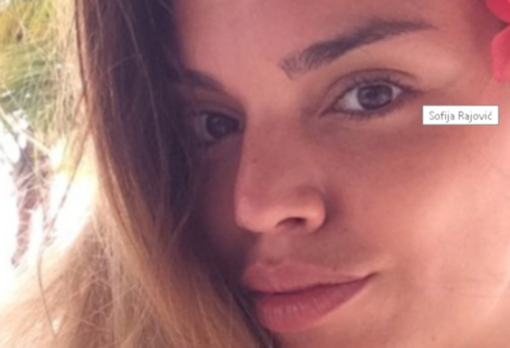 Skroz gola, sa raširenim nogama! Sofija Rajović pozirala, "kao od majke rođena"!