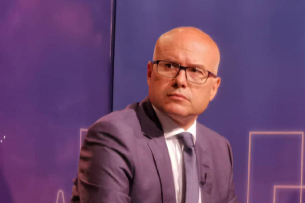 "Obradović i njegova braća po lovi žive u bolesnom imaginarijumu i lažu!"