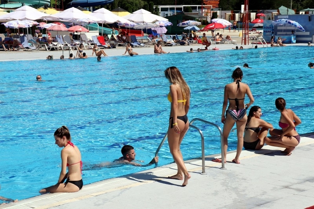 Da li je bezbedno ići na bazene?! Posle ovog odgovora lekara, dobro ćete se zamisliti