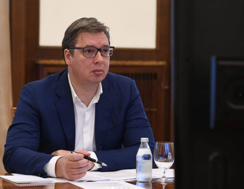 Tema je bila izuzetno važna, ali je jedan predmet na stolu ukrao pažnju prisutnih! (FOTO)