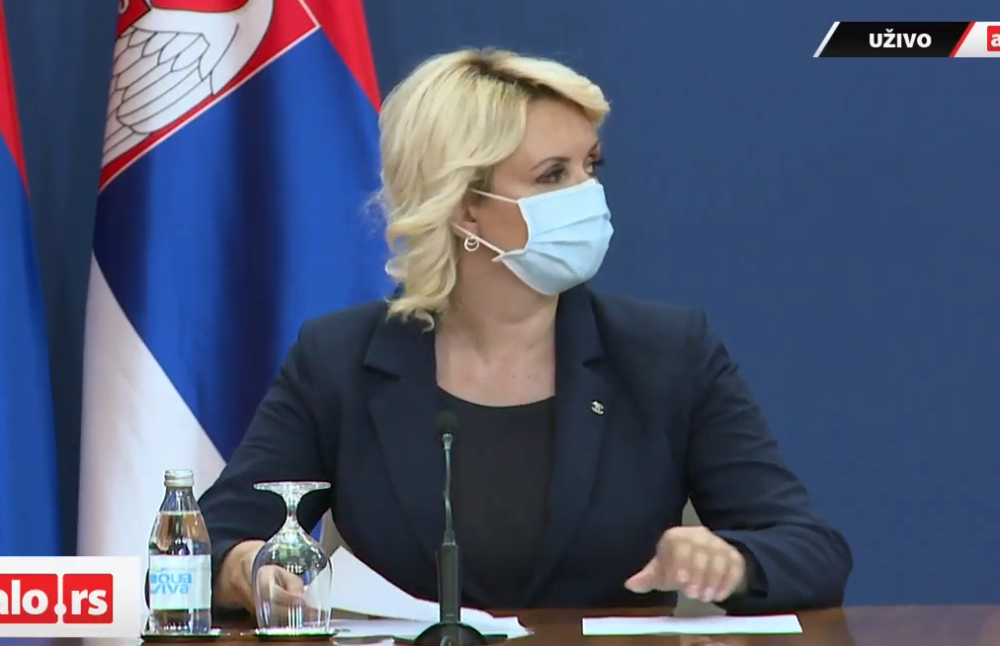 Novinarki oduzeli mikrofon, ali ona nije prestajala - Na udaru doktorka Darija (VIDEO)