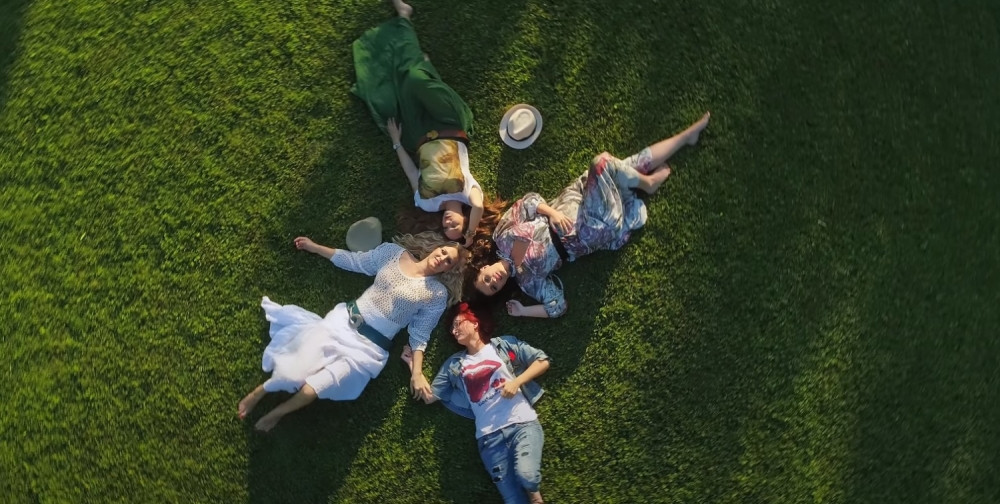 Ovo nikome nije pošlo za rukom! "Frajle" snimile neverovatan video usred korone!