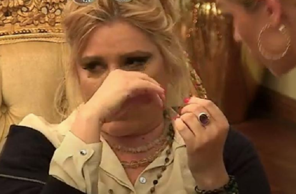 Jelena Golubović u suzama, ne mogu da je smire!