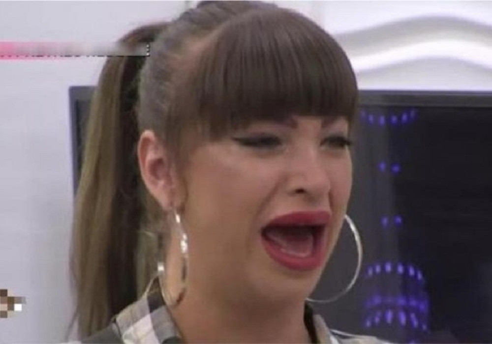Miljana Kulić doživela nervni slom: Grcala u suzama, TRAŽI POMOĆ! (VIDEO)
