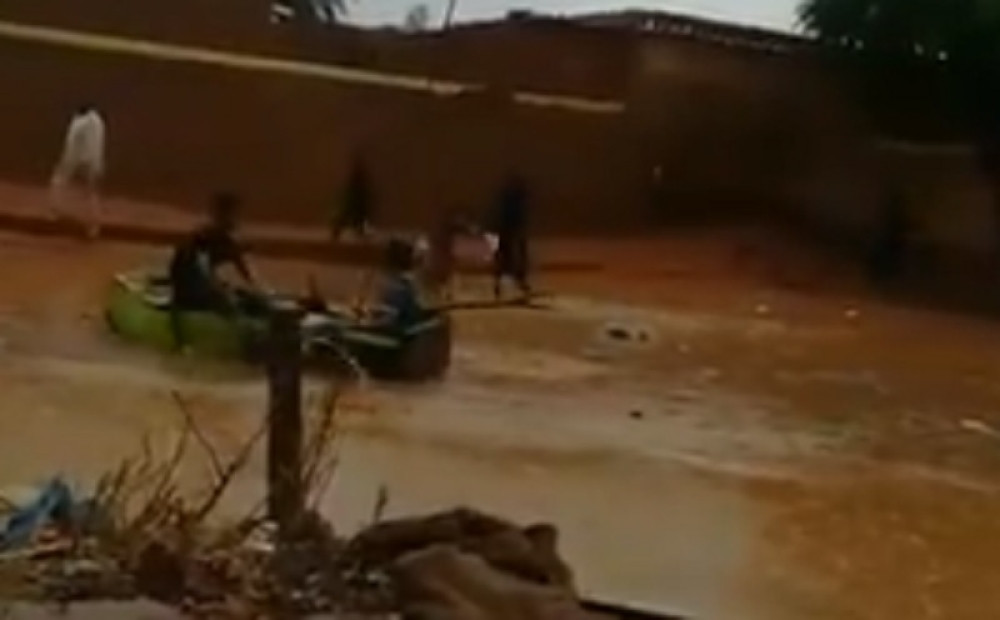 Pet miliona kubika vode se izlilo, odbrana nije izdržala! (FOTO/VIDEO)