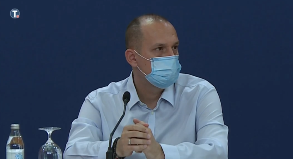 Moramo da naučimo da živimo sa maskama!