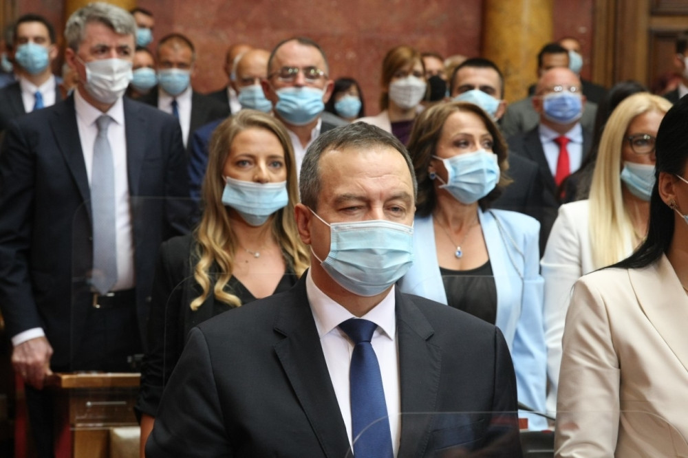 Ivica Dačić gradi bedem oko zgrade parlamenta: Ograda podelila narodne poslanike!