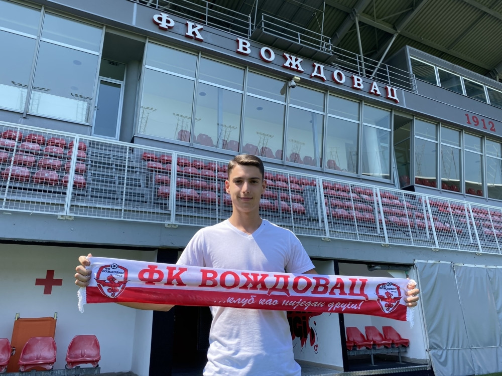 Lainović potpisao profesionalni ugovor!