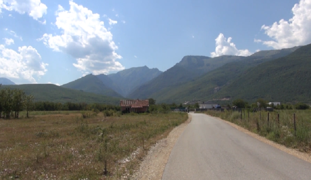 Srbi ne mogu mesec dana ni ruke da operu, Albanac zavrnuo slavinu