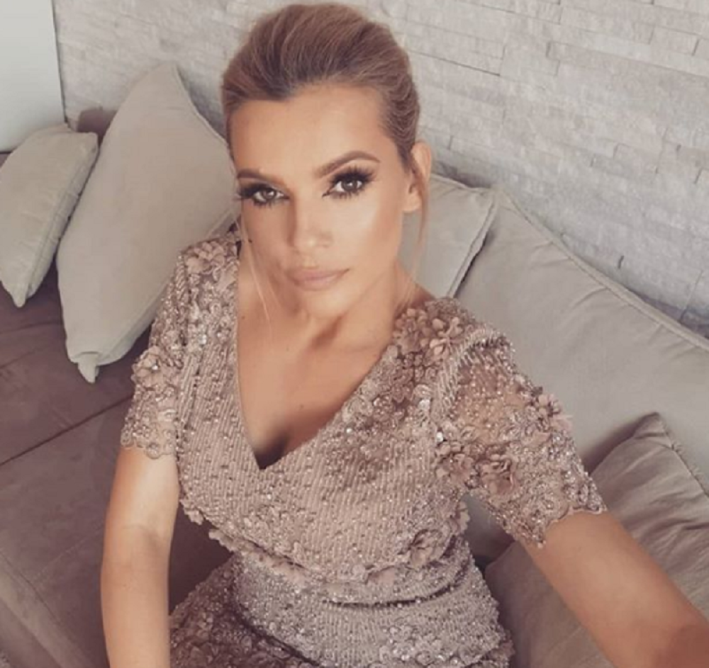 Nakon spekulacije o bračnim problemima i razvodu, oglasila se Jelena Kostov, pa progovorila zašto krije muža od očiju javnosti (FOTO/VIDEO)