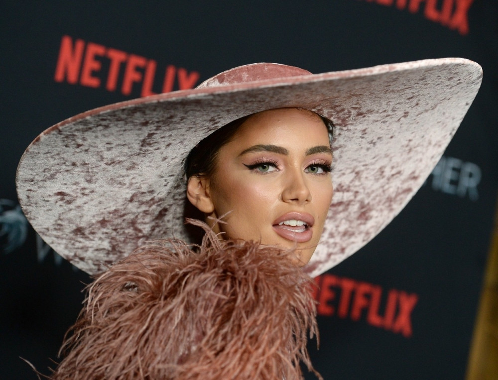 Albanska manekenka maltretirala srpskog taksistu!