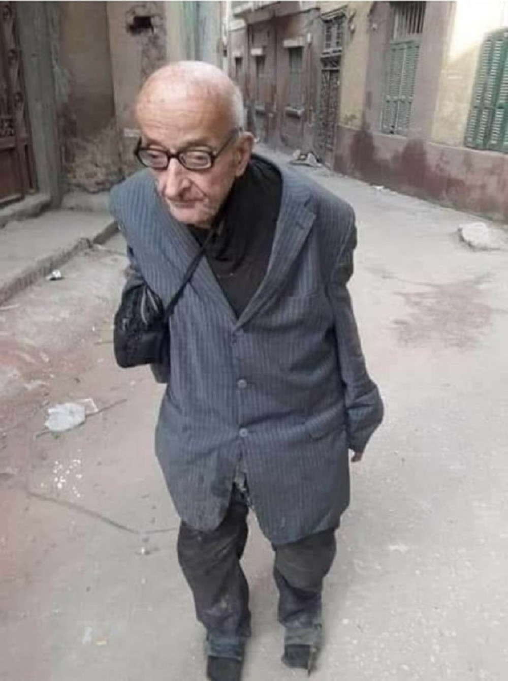 Pedeset godina je besplatno lečio siromašne, pacijentima je čak i novac poklanjao, a tužno je kakav je kraj dočekao