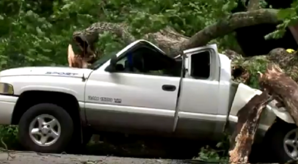 Oluja odnosi živote u Americi, kiša i tornada ne prestaju! (FOTO/VIDEO)