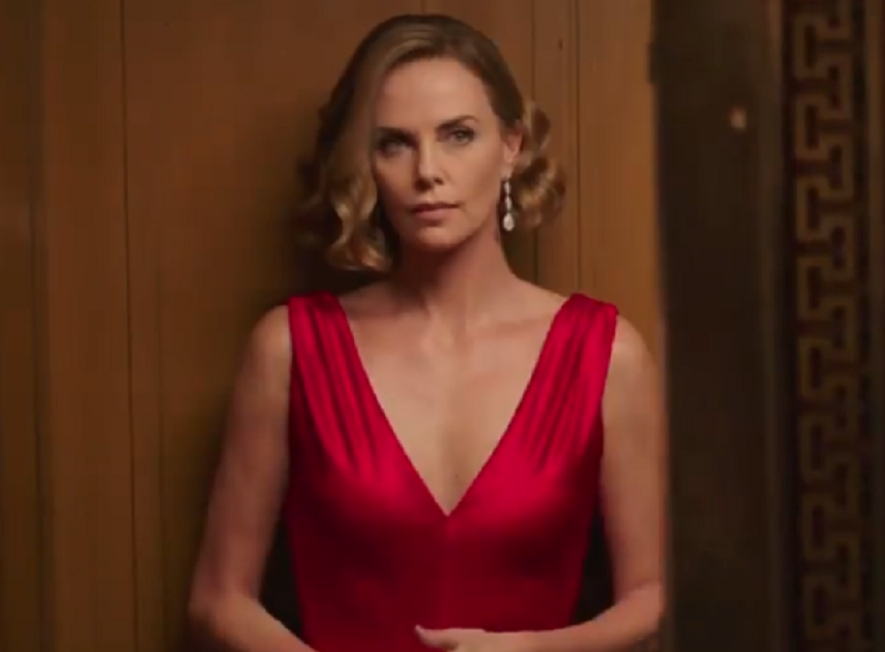 Muž je zamenio sa trideset godina mlađom koleginicom: Oglasila se glumica pa osula žestoku paljbu! (FOTO)