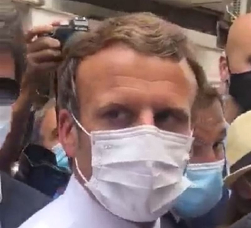 Emanuel Makron u poseti razrušenom Bejrutu, jecaji na ulicama! Grad smrti postaje središte svetske politike (VIDEO)