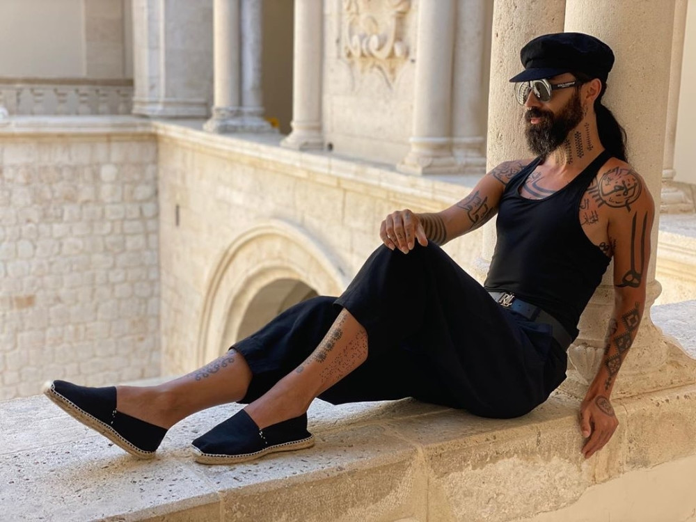 Pevač Božo Vrećo dirljivom porukom ispratio u bolnicu majku koja boluje od raka (FOTO/VIDEO)