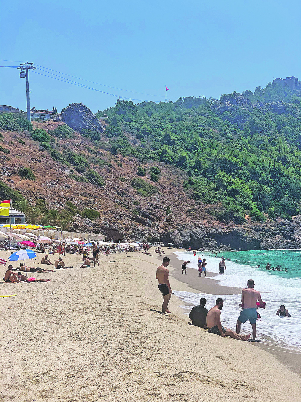 U popularnom letovalištu bukti korona, a turisti i dalje hrle tamo