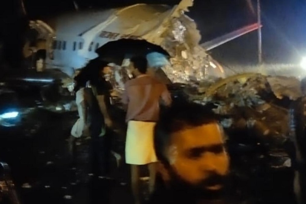 Poleteo iz Dubaija, prevozio 191 putnika, pilot poginuo, 60 ljudi nestalo! (VIDEO)