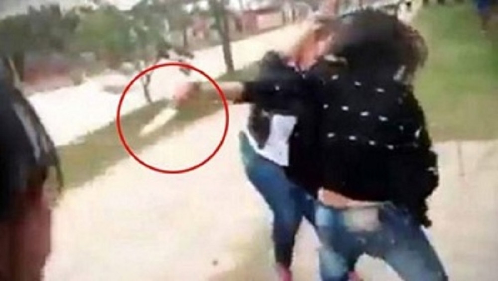 Devojčice se brutalno tukle u Novom Sadu, sevali i noževi, razlog je zastrašujuć