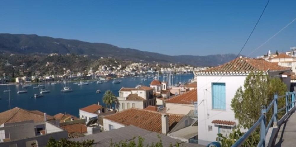 Turisti beže trajektima, uveden policijski čas, "eksplozija" koronavirusa!