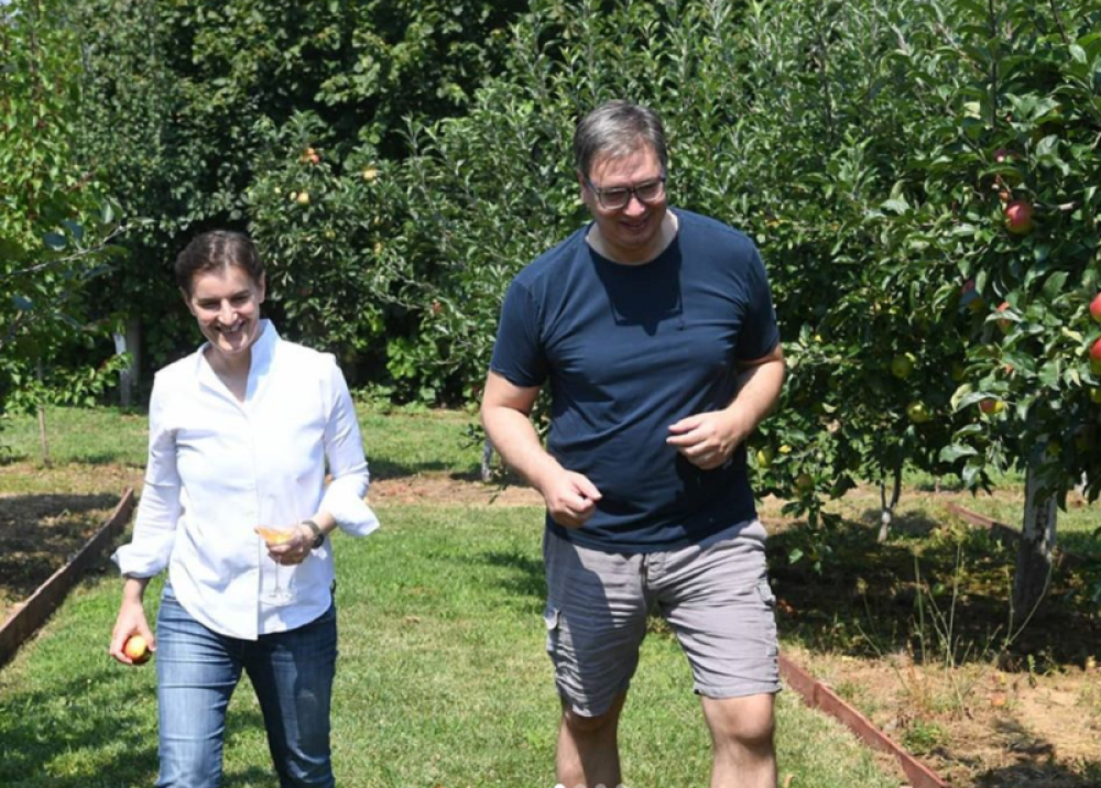 Predsednik Vučić i Ana Brnabić na tajnoj lokaciji (FOTO)