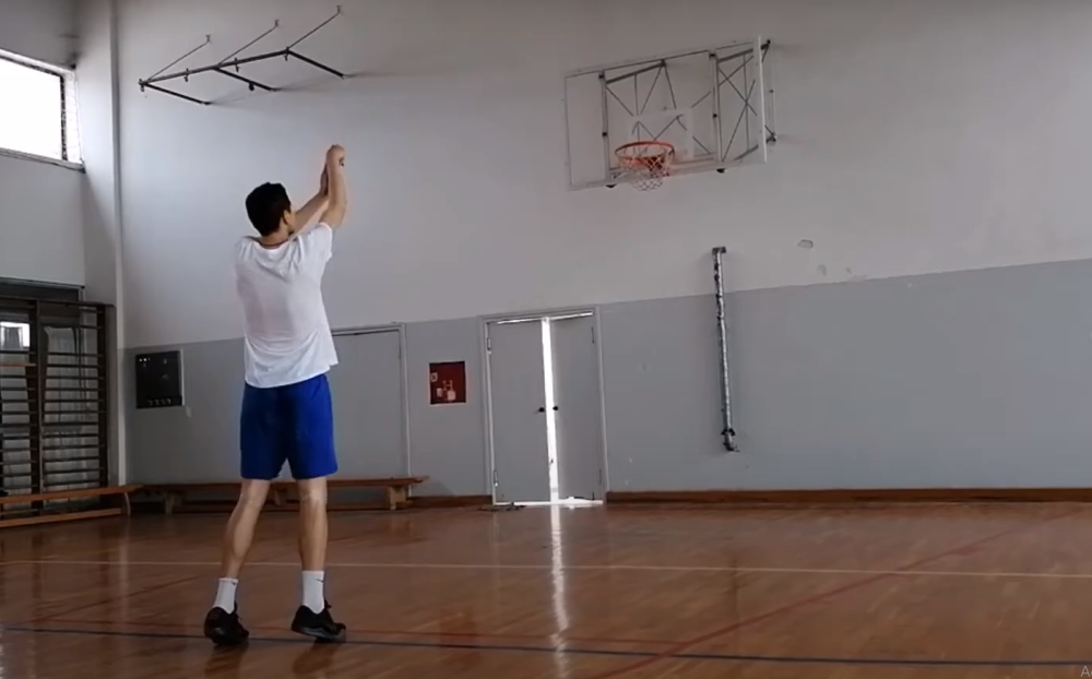 Igrač koji je već u Ginisovoj knjizi rekorda, još jednom iznenadio košarkašku javnost (VIDEO)