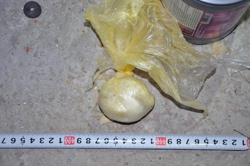 Dobijena dojava za dečaka, zbog onoga što su mu pronašli odmah je završio iza rešetaka! (FOTO)