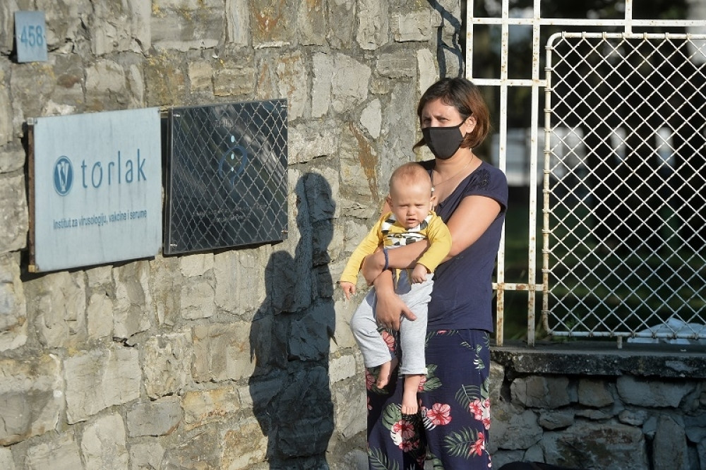 Ogromne gužve ispred Torlaka, redovi jutros od 4.30 sati