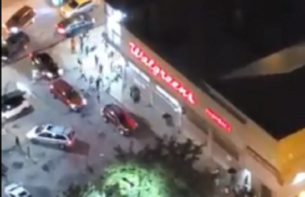 Protest počeo zbog policije, nastavio se pljačkom luksuznih radnji (VIDEO)