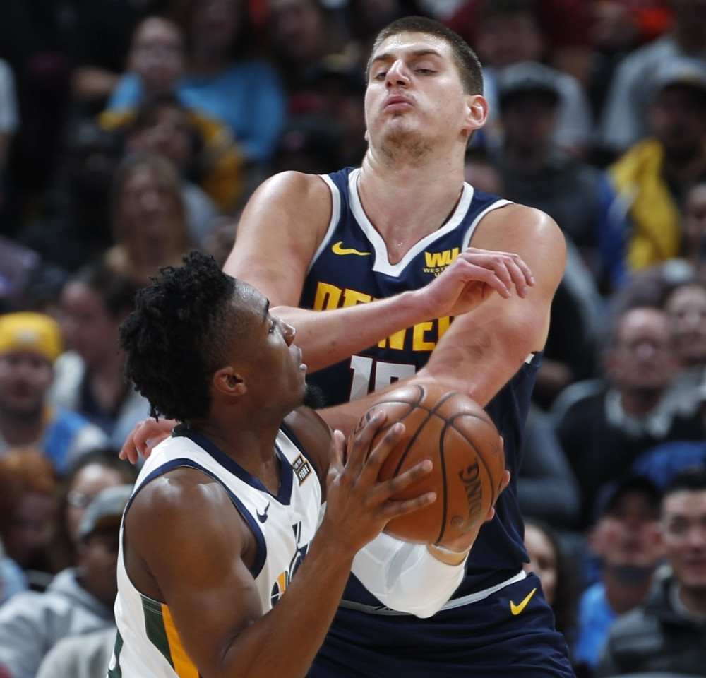 Brutalan se*s snimak NBA zvezde slučajno dospeo u javnost, ovako nije dahtao ni za Srbinom! (VIDEO)