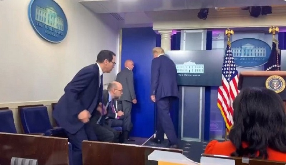 Došlo je do pucnjave, tajna služba upala na konferenciju!