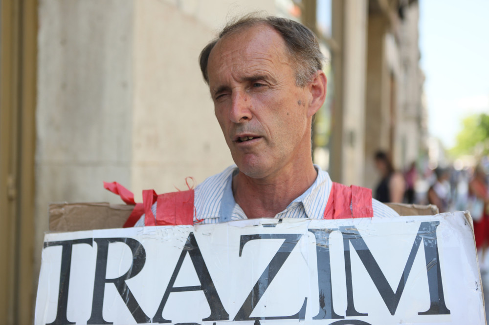 Zbog Milanovih reči svaki prolaznik u Knez Mihajlovoj zaustavio se bar na kratko i zapitao! (FOTO)