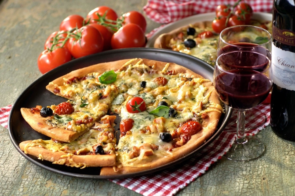 Prava italijanska pizza kod kuće – savršeno testo, a postupak nikad lakši!