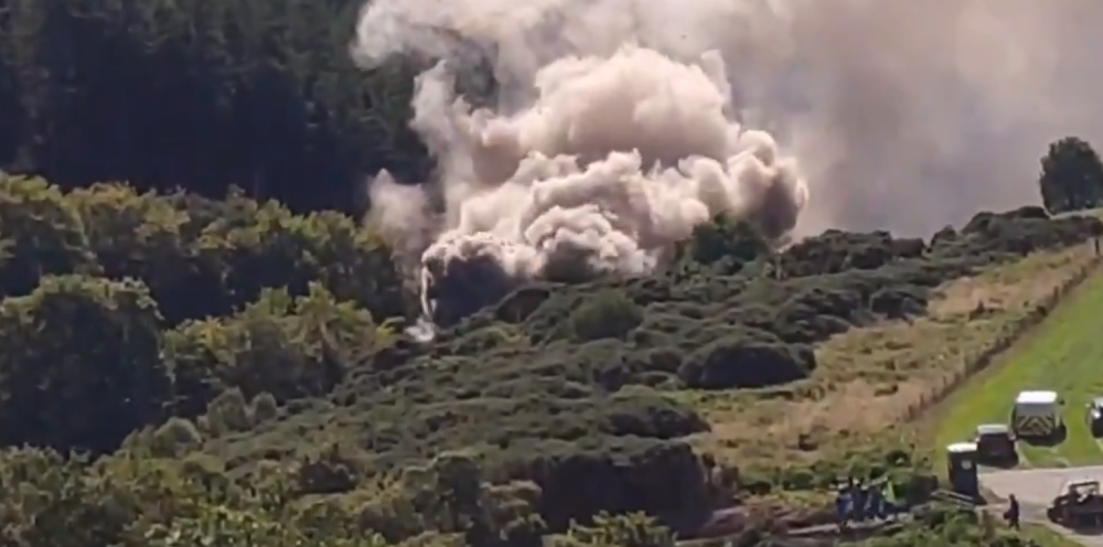 Voz izleteo iz šina, pa uleteo u šumu! Stiglo 30 vozila Hitne pomoći! (VIDEO)