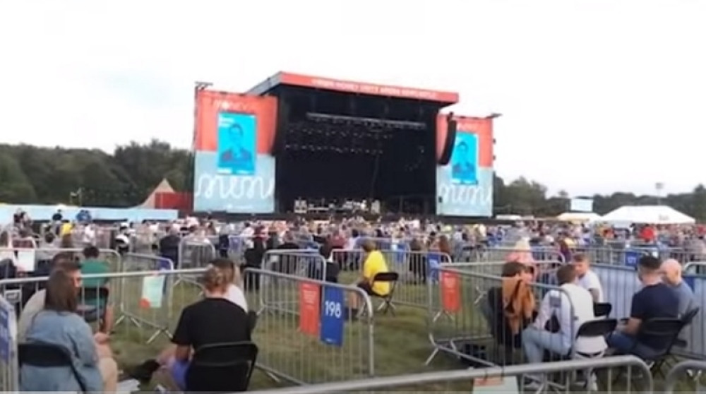 Da li ćemo zaista u budućnosti ovako gledati omiljene bendove? (VIDEO)