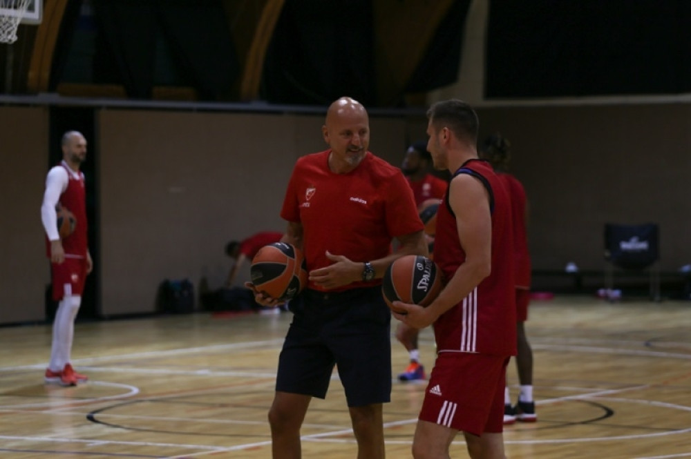 Saša Obradović uveo rigorozne mere!