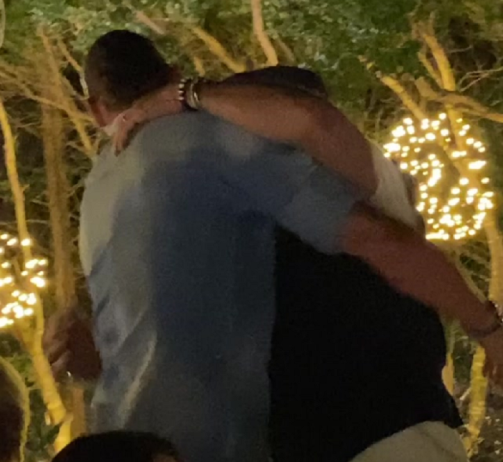 Sve oči bile uprte u njih dvojicu, a onda je Ibrahimović zgrabio Mihajlovića, jedva ga je pustio! (VIDEO)