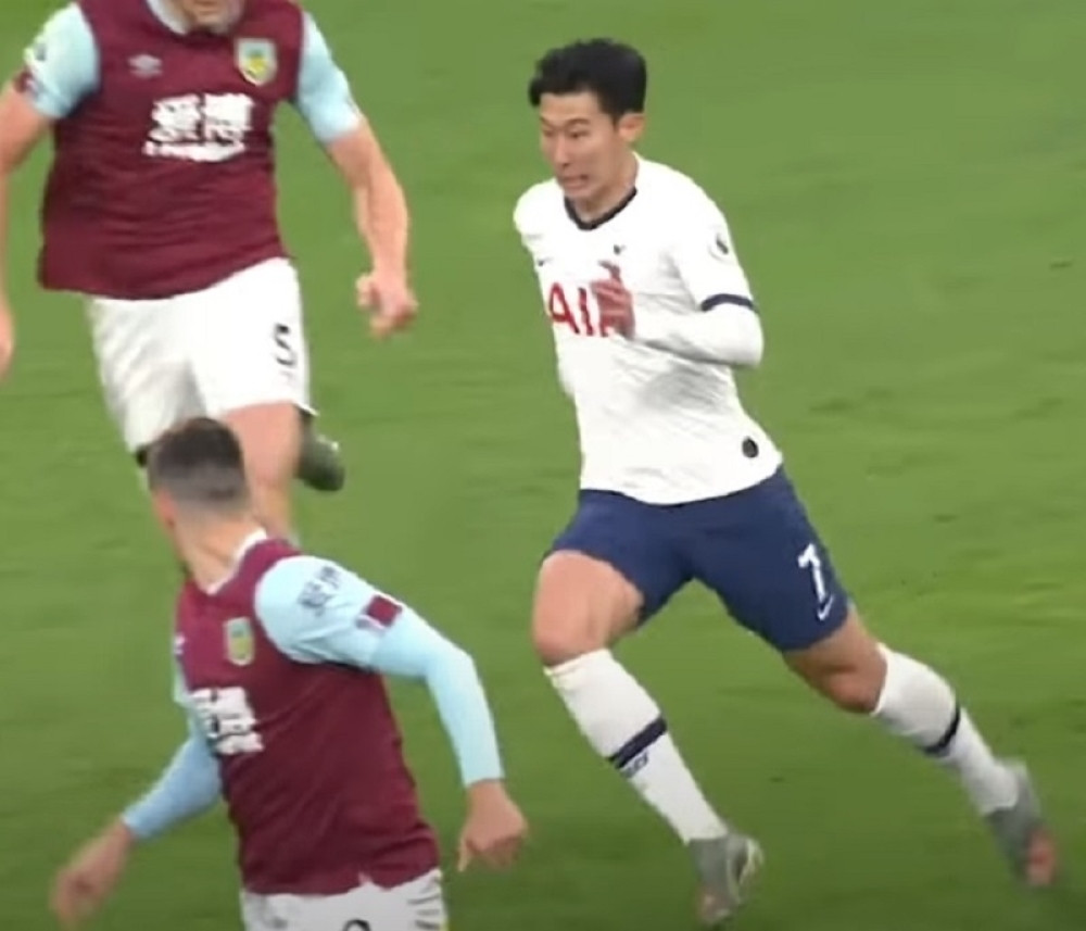 Ima milione na računu, živi u trosobnom stanu sa roditeljima, a ženiće se tek kada završi karijeru!