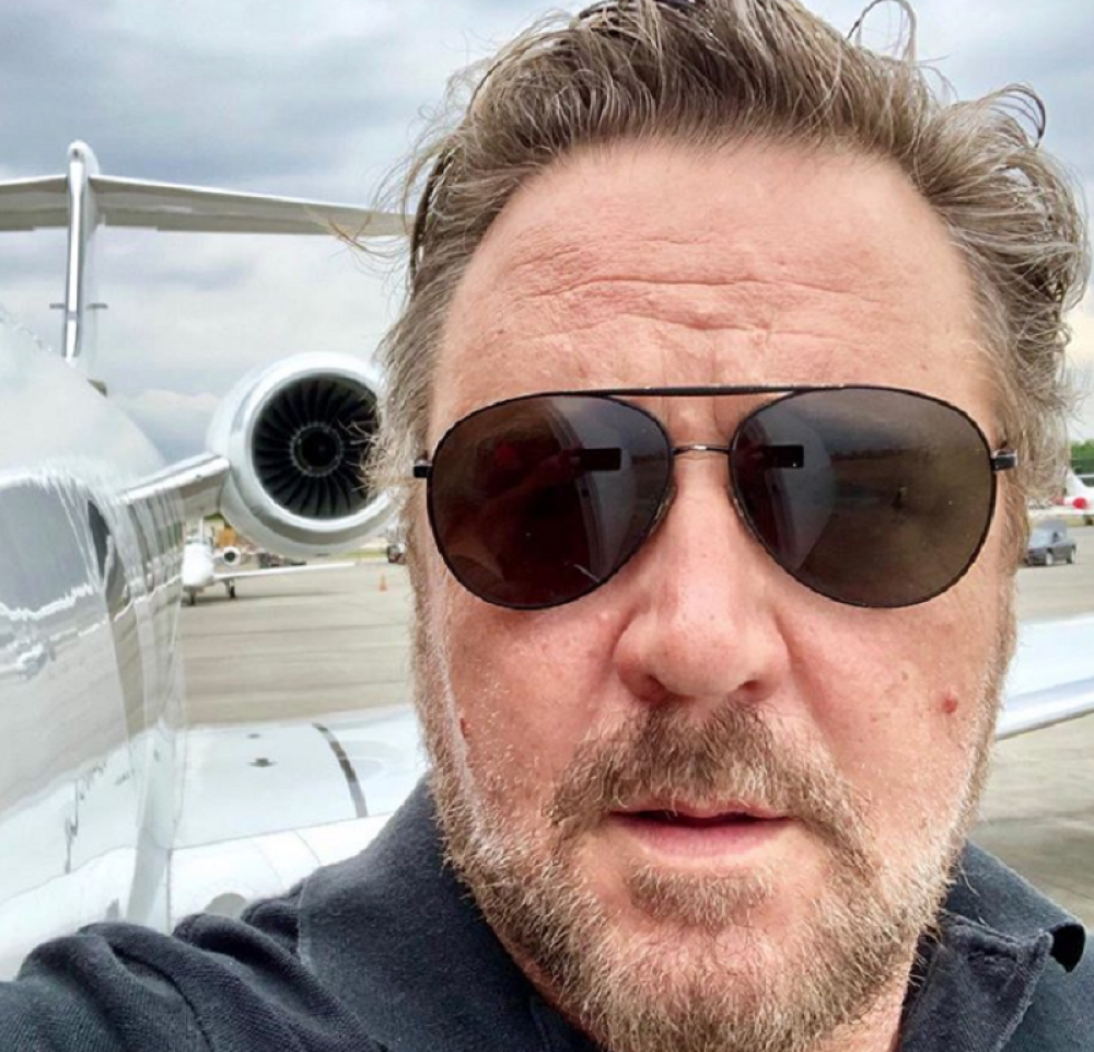 Rasel Krou donirao novac u čast evo kog preminulog slavnog druga!