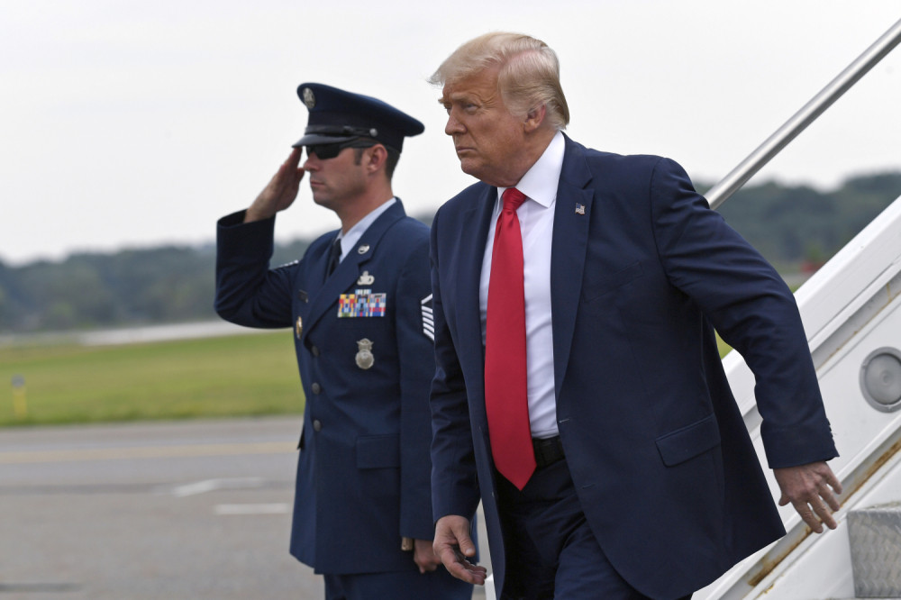 Tramp jednom rečenicom uništio poznatunajpoznatiju fabriku automobilskih guma!