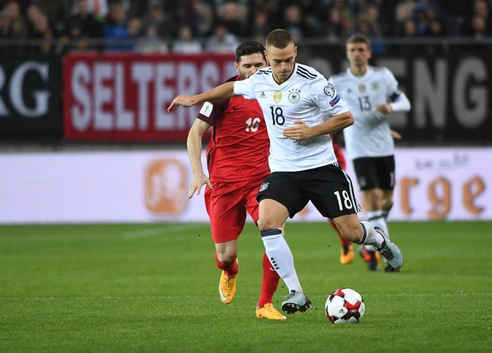 Igrači Bajerna ismevaju Mesija, a na pomolu i finansijski gubici Katalonaca, koji su jagoda na šlagu tragikomedije