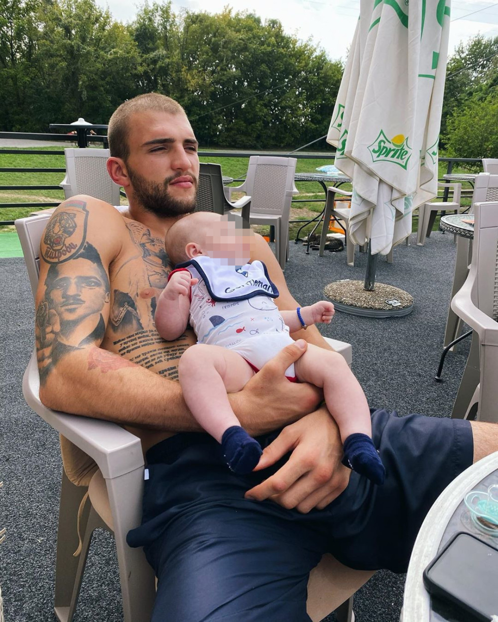 Veljko otkrio kako Ceca uživa sa svojim unukom na njegovom prvom letovanju! (VIDEO)