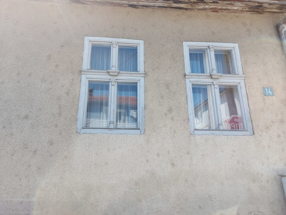 Zbog rečenica koje su pročitali u njemu, odmah je pozvana policija i doktor pakla je raskrinkan