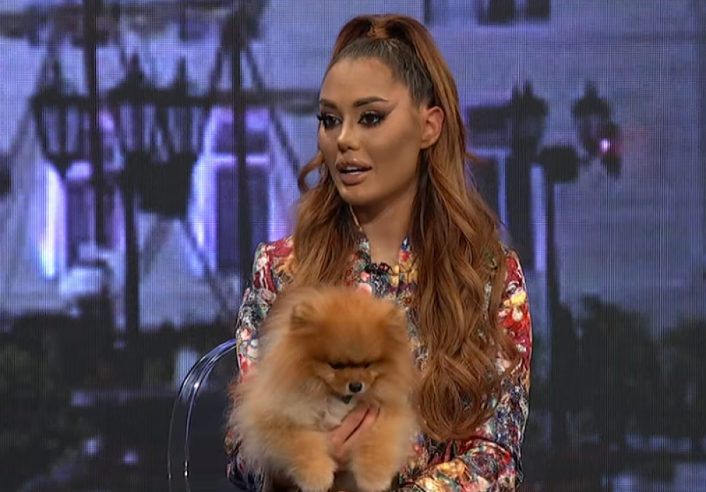 Ana Korać posetila bivšeg cimera da joj radi ono što David ne može, a onda je počela da zapomaže! (FOTO/VIDEO)