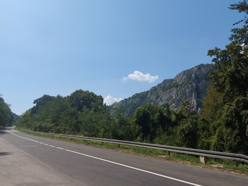 Opet težak udes, jedna osoba poginula, a pet povređeno