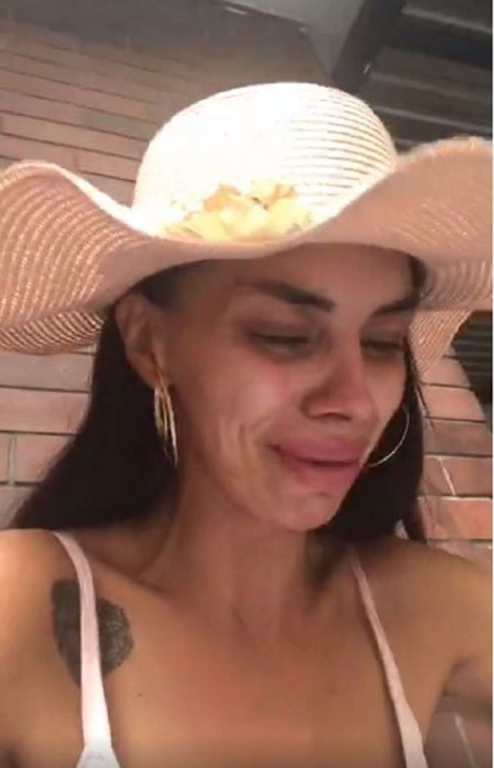 Tup pogled, ispijeno lice! Zerina Hećo još više oslabila nakon povratka u Sarajevo! (FOTO)