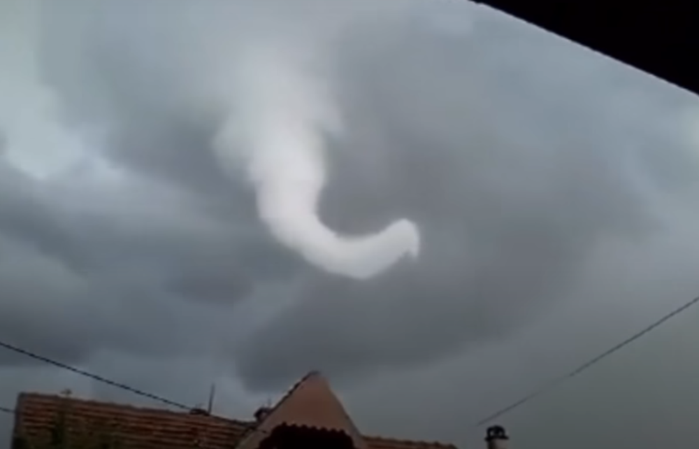 Poplavilo ulice, odvezalo i uništilo brodove, kuće potopoljene, RETKA NEPOGODA oštetila pola grada! (VIDEO)