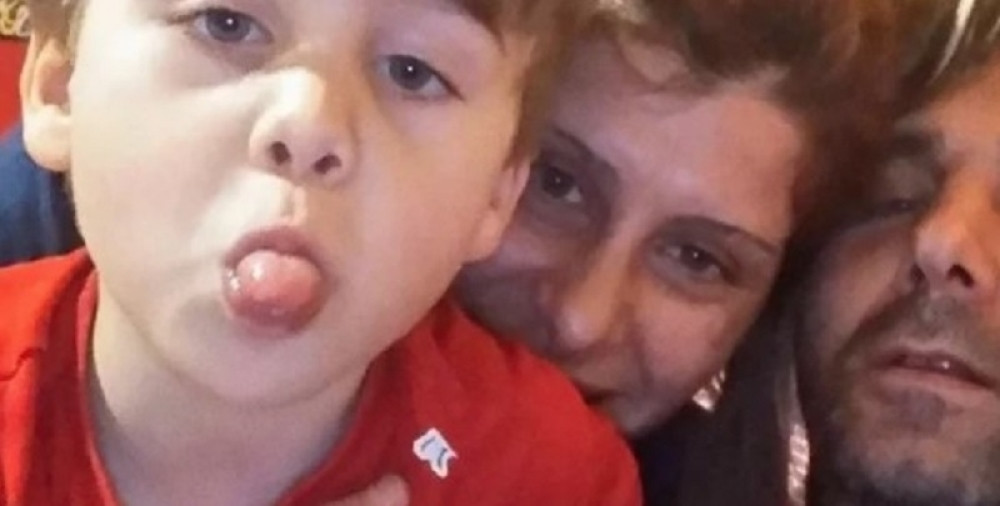 Poznata muzička zvezda i njen četvorogodišnji sin MRTVI! Dečaka pronašli posle 16 dana raskomadanog (FOTO)