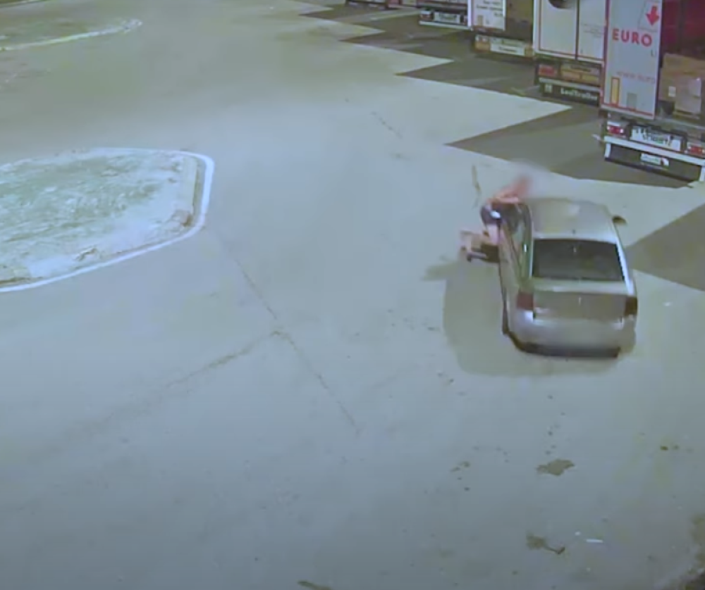 Srbin je podmuklo opljačkao nesrećnu ženu, a onda je njen muž herojskim potezom pokušao da spreči lopova! (VIDEO)